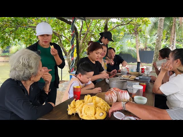 Gắn kết tình cảm gia đình qua bữa ăn